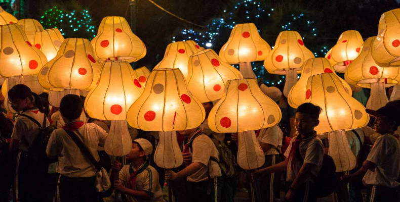 جشن نیمه پاییز چین (Moon Festival) از فستیوال های پاییزی
