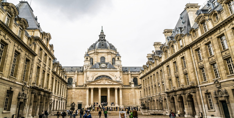 دانشگاه سوربن (Sorbonne University) در پاریس
