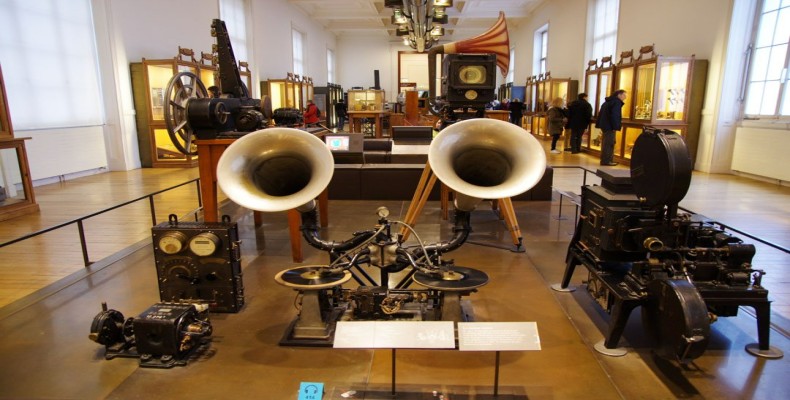 موزه هنر و صنایع (Musée des Arts et Métiers) پاریس