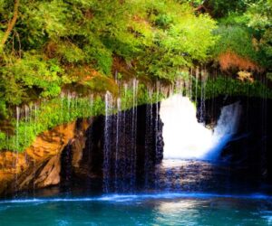 آبشار آب‌ملخ؛ طبیعتی بکر و از زیباترین جاهای دیدنی اطراف اصفهان