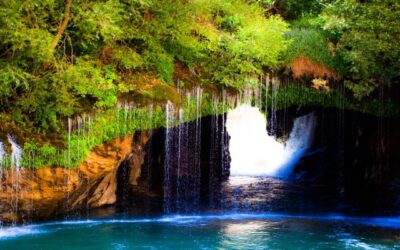 آبشار آب‌ملخ؛ طبیعتی بکر و از زیباترین جاهای دیدنی اطراف اصفهان