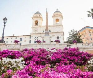 شهر زیبای رم در بهار و گل های رنگارنگ