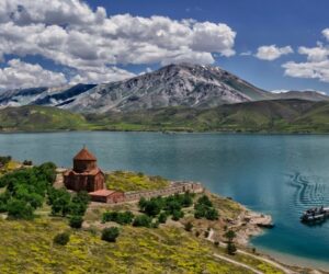 راهنمای سفر به وان