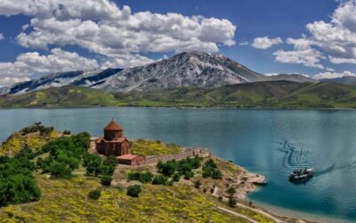 راهنمای سفر به وان