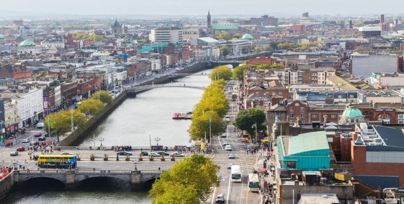 نمایی از شهر دوبلین، پایتخت ایرلند؛ یکی از امنترین کشورهای جهان برای سفر توریستی