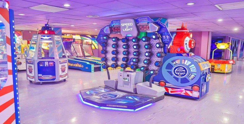 سرزمین عجایب (پاساژ تیراژه)